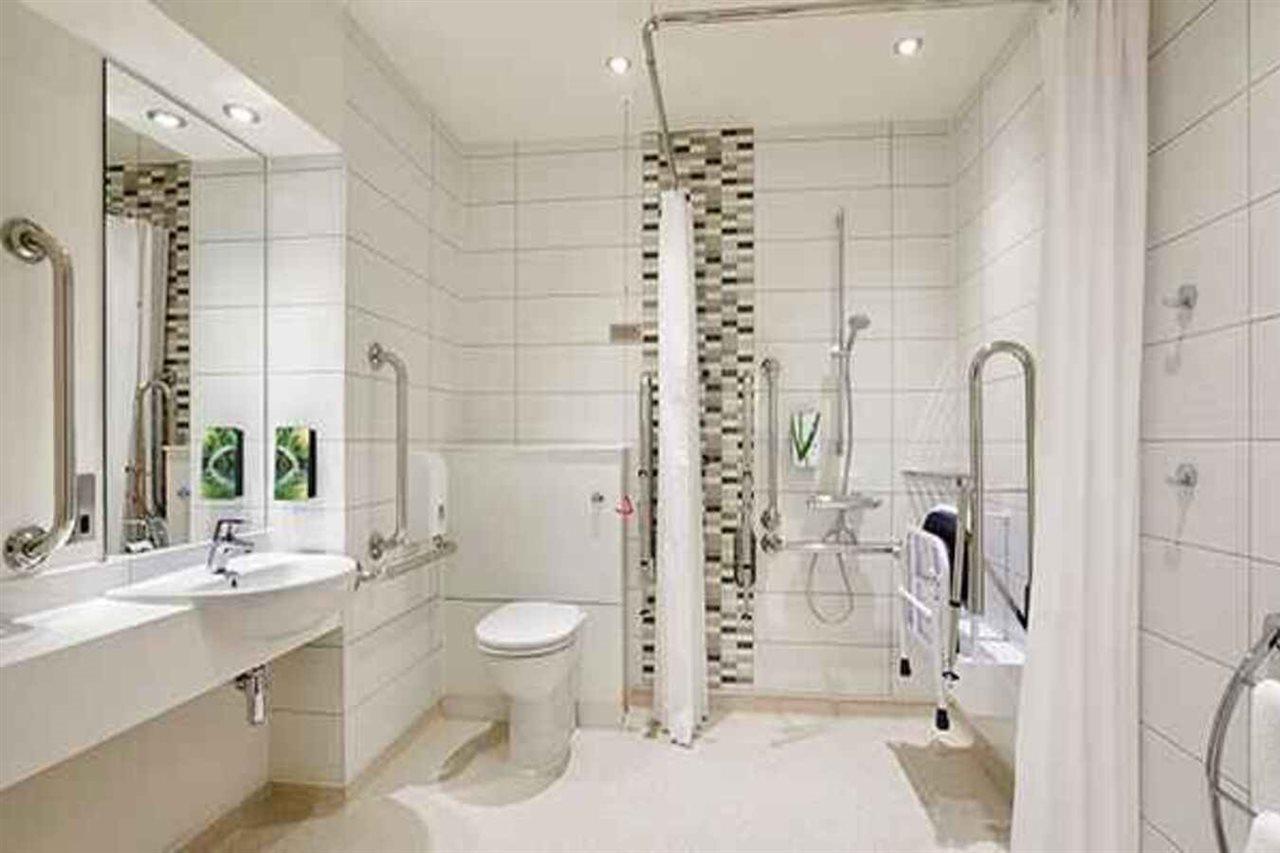 Premier Inn Milton Keynes Central Eksteriør bilde